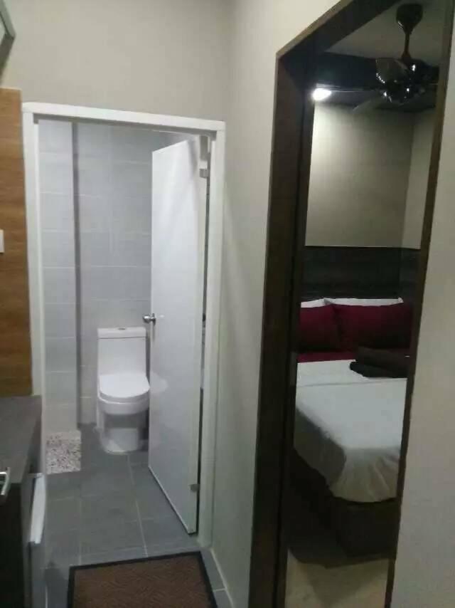 Qing Yun Resthouse -Delima Satu Hotell Kampong Serusup Rum bild