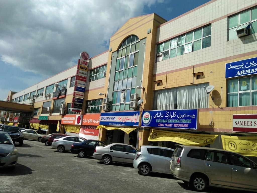 Qing Yun Resthouse -Delima Satu Hotell Kampong Serusup Exteriör bild