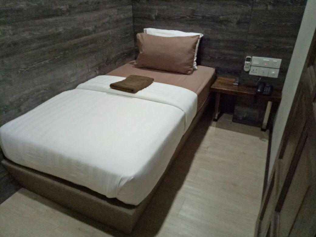 Qing Yun Resthouse -Delima Satu Hotell Kampong Serusup Exteriör bild